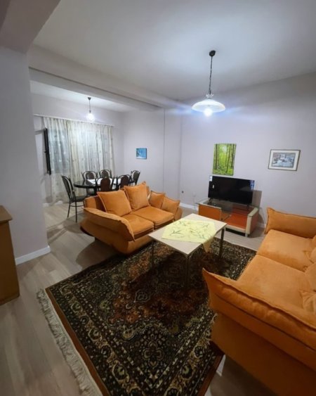 Tirane, jepet me qera apartament 1+1 , 80 m² 550 € (Myslym Shyri)