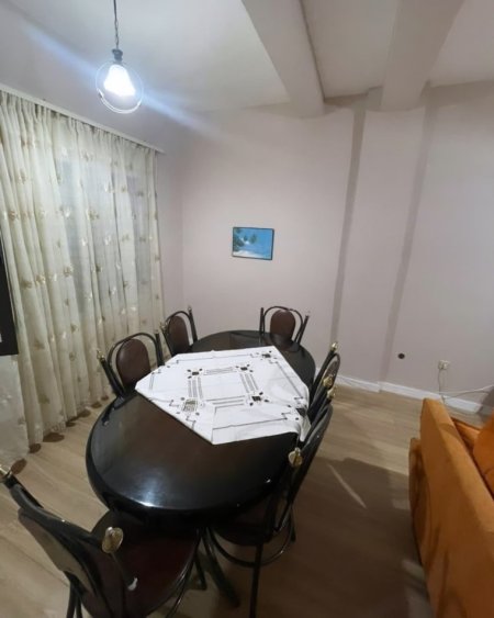 Tirane, jepet me qera apartament 1+1 , 80 m² 550 € (Myslym Shyri)