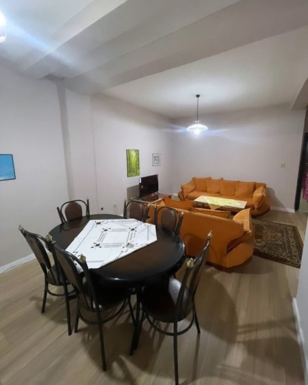 Tirane, jepet me qera apartament 1+1 , 80 m² 550 € (Myslym Shyri)