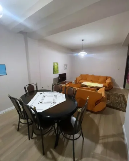 Tirane, jepet me qera apartament 1+1 , 80 m² 550 € (Myslym Shyri)