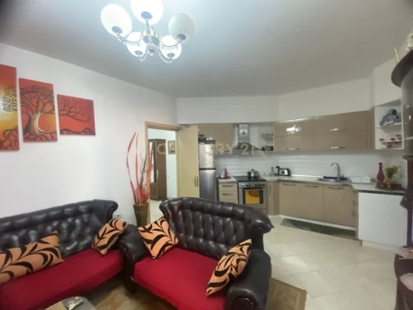 Tirane, jepet me qera apartament 2+1 Kati 3, 67 m² 420 € (Bulevardi Migjeni), Astir