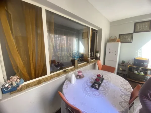 Tirane, jepet me qera apartament 2+1 Kati 3, 67 m² 420 € (Bulevardi Migjeni), Astir