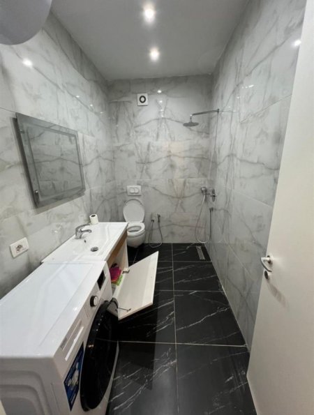 Tirane, shitet apartament 1+1 Kati 6, 65 m² 170.000 € (Rruga e Barrikadave)