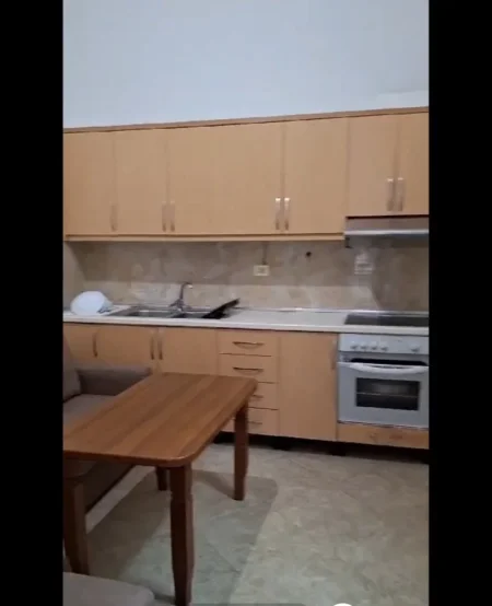 Tirane, jepet me qera apartament 1+1 Kati 0, 60 m² (Tek Nela 5,Astir)