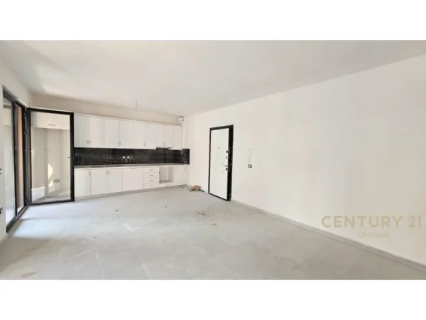 Tirane, jepet me qera apartament 2+1+Ballkon Kati 4, 98 m² 450 € (Unaza e Re, Astir)