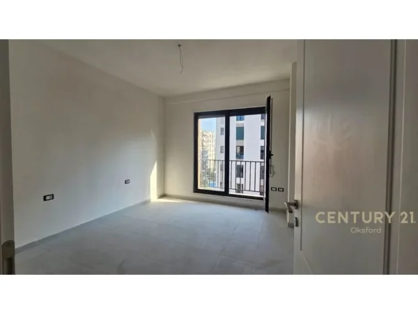 Tirane, jepet me qera apartament 2+1+Ballkon Kati 4, 98 m² 450 € (Unaza e Re, Astir)