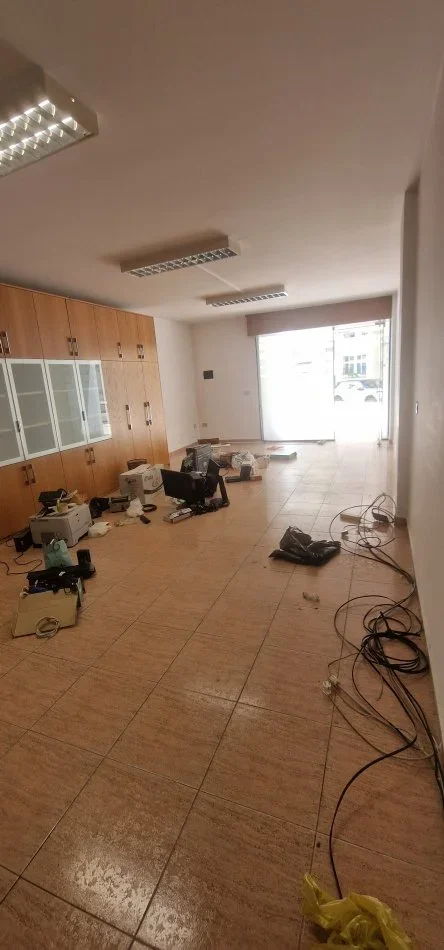 Tirane, shitet ambjent biznesi Kati 0, 42 m² (Stadiumi Dinamo)