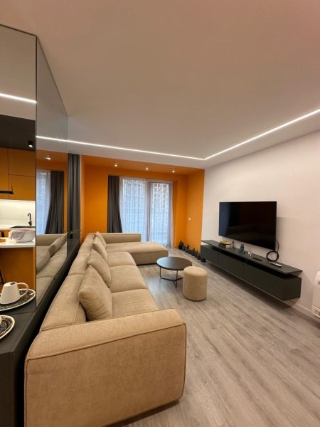 Tirane, jepet me qera apartament 2+1 Kati 6, 130 m² 900 € (Ish fusha e aviacionit)
