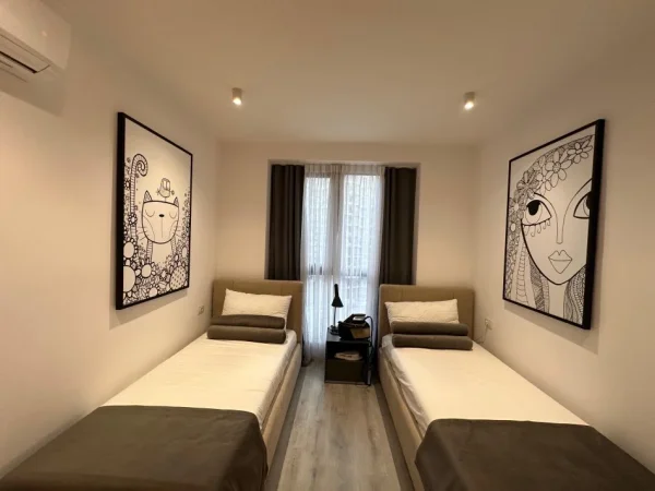 Tirane, jepet me qera apartament 2+1 Kati 6, 130 m² 900 € (Ish fusha e aviacionit)