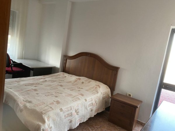 Tirane, jepet me qera apartament 2+1 , 500 € (Inxhinjeria e ndertimit)
