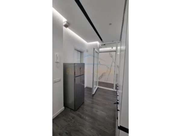 Tirane, jepet me qera apartament 3+1+Aneks+Ballkon Kati 6, 125 m² 1.900 € (Komuna e Parisit)