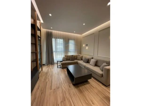 Tirane, jepet me qera apartament 1+1+Aneks+Ballkon Kati 5, 73 m² 1.000 € (Rruga e Kavajes)