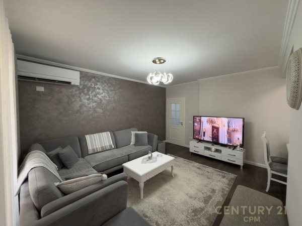 Tirane, shes apartament 2+1+Ballkon , 113 m² 280.000 € (Selvia, Rruga Barrikadave)