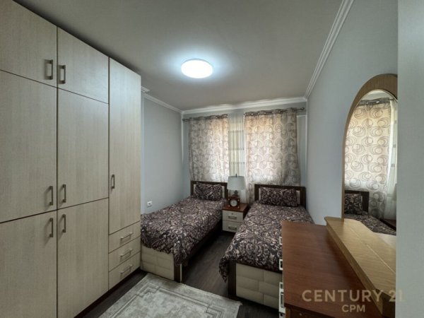 Tirane, shes apartament 2+1+Ballkon , 113 m² 280.000 € (Selvia, Rruga Barrikadave)