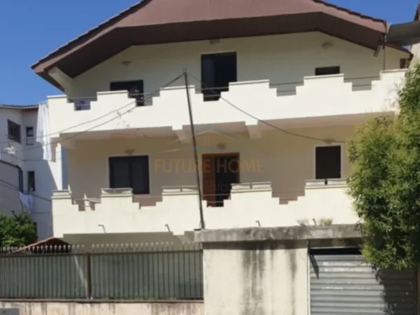 Tirane, shitet Vile 3 Katshe , 330 m² 350.000 € (Rruga e Dibres)