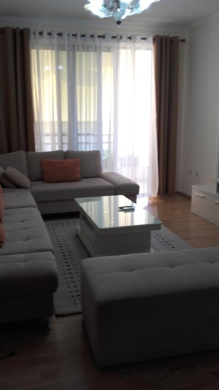 Tirane, jepet me qera apartament 2+1 Kati 8, 100 m² 650 €