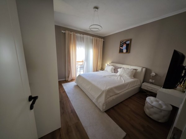 Tirane, shitet apartament 2+1 , 95 m² 130.000 € (FRESK)