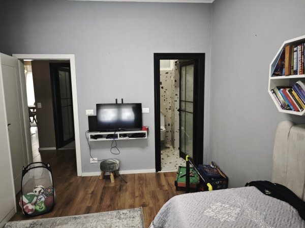 Tirane, shitet apartament 2+1 , 95 m² 130.000 € (FRESK)