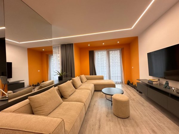 Tirane, jepet me qera apartament 2+1+Ballkon Kati 4, 130 m² 900 € (Ish Fusha e Aviacionit)