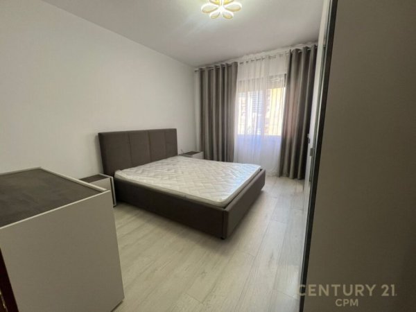 Tirane, jepet me qera apartament 1+1 Kati 3, 64 m² 650 € (komuna e parisit)