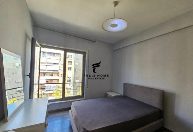 Tirane, jepet me qera apartament 3+1+Ballkon Kati 7, 128 m² 1.000 € (RRUGA E KAVAJES)