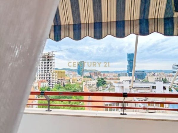 Tirane, jepet me qera apartament 2+1 Kati 9, 141 m² 700 € (9-KATSHET)