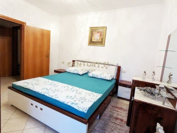 Tirane, jepet me qera apartament 2+1 Kati 9, 141 m² 700 € (9-KATSHET)