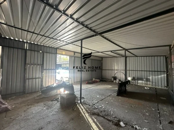 Tirane, jepet me qera magazine Kati 0, 80 m² 500 € (RRUGA 5 MAJI)