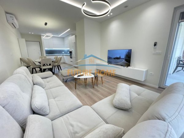 Tirane, jap me qera apartament 3+1 Kati 1, 111 m² 1.000 € (Liqeni i Thate)