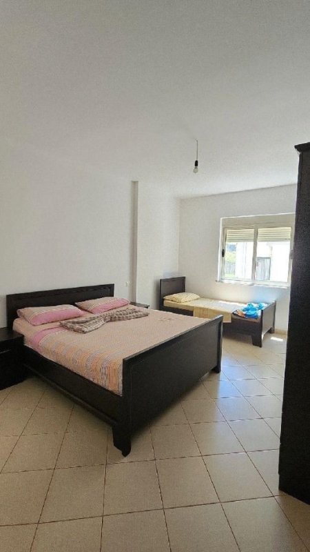 Durres, jepet me qera apartament 1+1 , 65 m² 250 € 