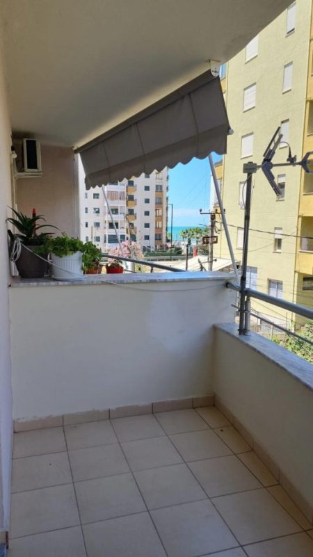 Durres, jepet me qera apartament 2+1+Ballkon Kati 1, 78 m² 300 € (Shkembi Kavajes, Durres)