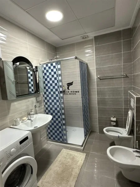 Tirane, jepet me qera apartament 2+1 Kati 3, 110 m² 750 € (ISH PARKU)