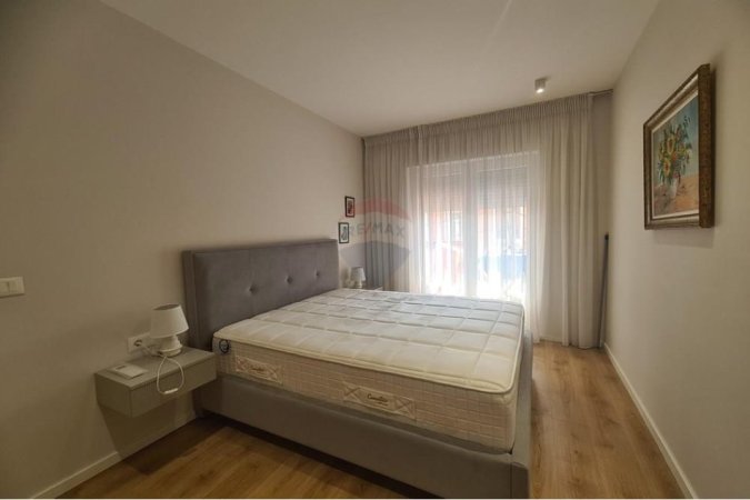 Tirane, jepet me qera apartament 2+1+Ballkon Kati 2, 92 m² 900 € (Rruga e Durresit)