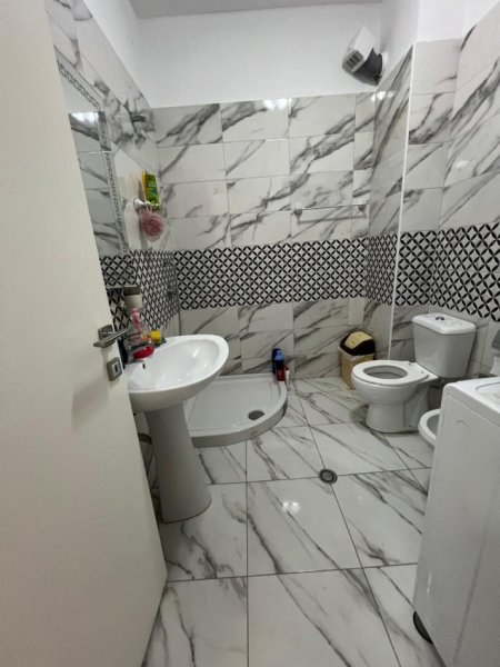 Durres, shes apartament 1+1 Kati 4, 110.000 € (Plazh, Durres)