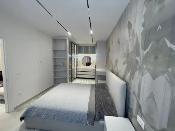 Tirane, jepet me qera apartament 1+1+Aneks+Ballkon Kati 9, 67 m² 600 € (Unaza e Re)