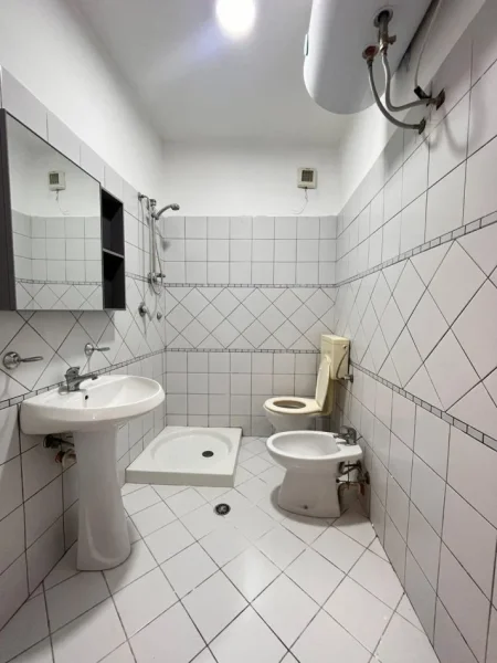 Durres, shes apartament 1+1 Kati 4, 70 m² 77.000 € (Rruga Pavaresia)