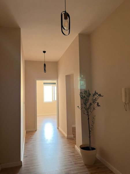 Durres, shes apartament 1+1+Ballkon Kati 7, 70 m² 77.000 € 