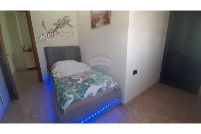 Tirane, jepet me qera apartament 2+1 Kati 6, 67 m² 550 € (Apartament 2+1 me qira ne Brryl)