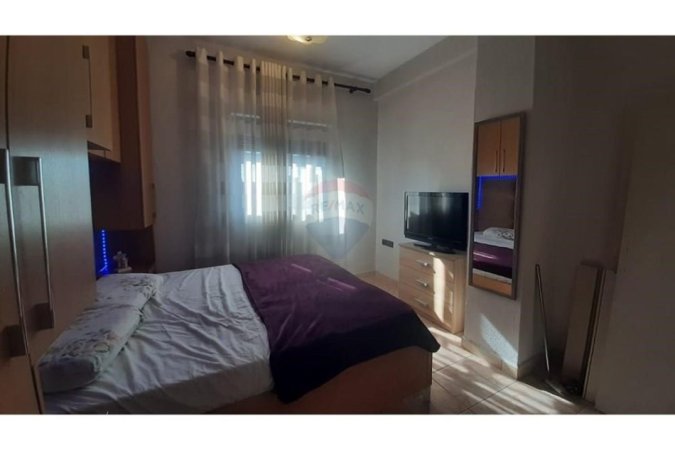 Tirane, jepet me qera apartament 2+1 Kati 6, 67 m² 550 € (Apartament 2+1 me qira ne Brryl)