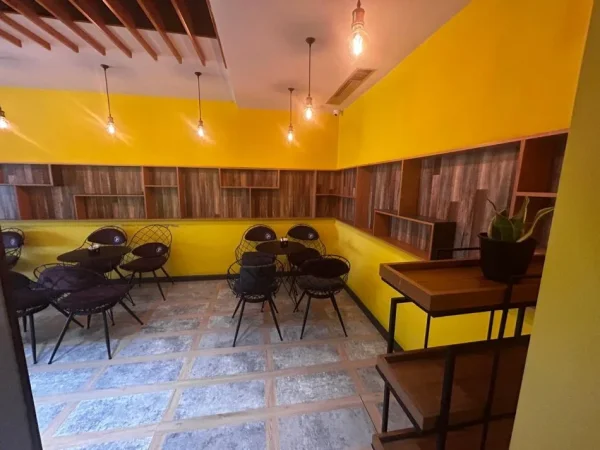 Durres, shes lokal Kati 0, 120 m² 360.000 € (Rruga Adria)