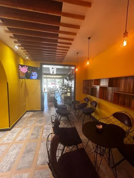 Durres, shes lokal Kati 0, 120 m² 360.000 € (Rruga Adria)