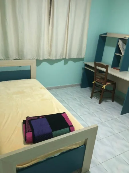Tirane, jepet me qera apartament 3+1 Kati 2, 750 € 