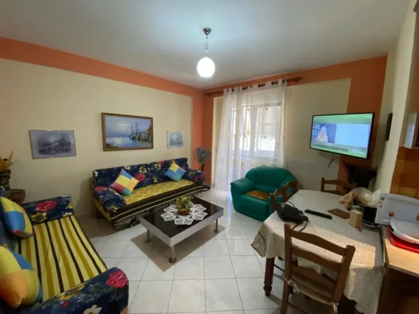 Durres, jepet me qera apartament 1+1+Ballkon Kati 5, 80 m² 350 € (Golem)