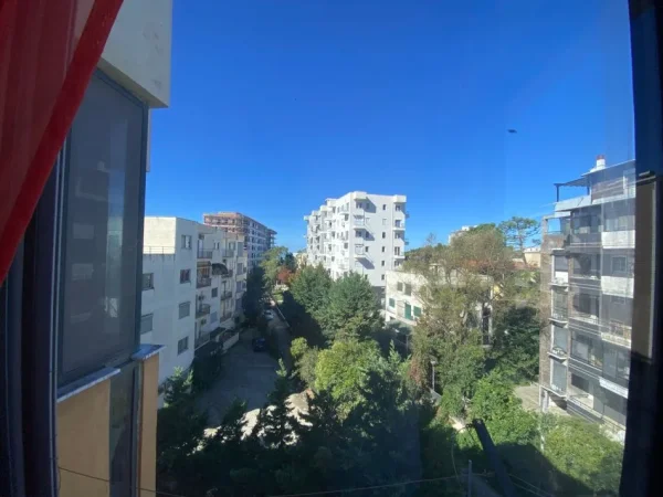 Durres, jepet me qera apartament 1+1+Ballkon Kati 5, 80 m² 350 € (Golem)