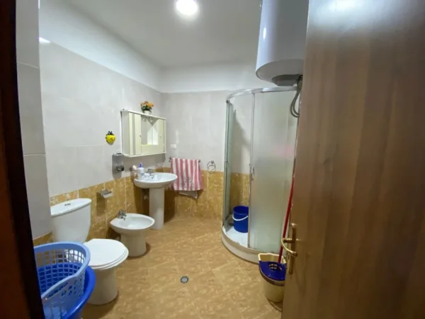 Durres, jepet me qera apartament 1+1+Ballkon Kati 5, 80 m² 350 € (Golem)