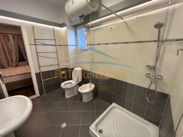 Tirane, shitet apartament 2+1+Ballkon Kati 1, 94 m² 185.000 € (Kopshti Zoologjik)