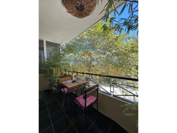 Tirane, shitet apartament 2+1+Ballkon Kati 1, 94 m² 185.000 € (Kopshti Zoologjik)