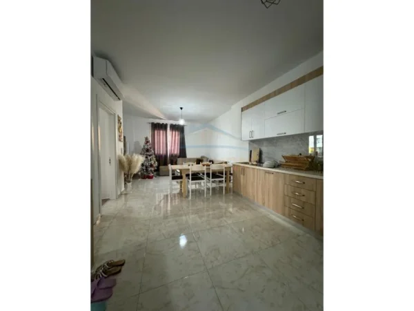 Tirane, shes apartament 2+1 Kati 7, 103 m² 155.000 € (Yzberisht)