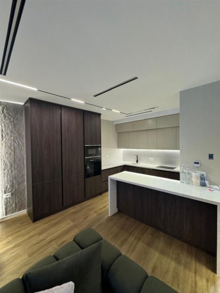 Tirane, jepet me qera apartament 2+1 Kati 11, 126 m² 2.000 € (Lake View)