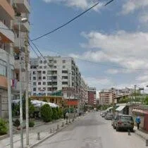 Tirane, jepet me qera dyqan Kati 0, 55 m² 800 € (misto mame)